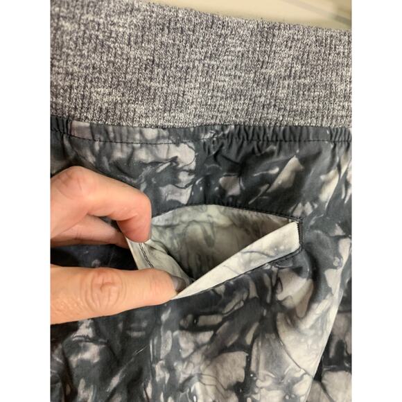 Cabi Gray Marble Tie Dye Pants Poplin Pull-on Yoga Waist Women's Size Small - Picture 2 of 11